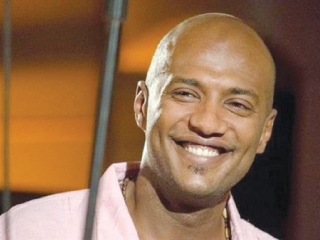 أمير صلاح الدين يدخل «جراند أوتيل»