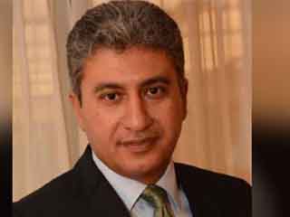 كمال: 4 شركات طيران تفتتح مبنى «2» بالمطار تجريبياً.. 7 إبريل المقبل