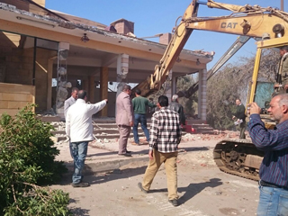 إزالة التعديات على نهر النيل بحلوان