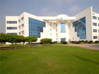 طوارئ بالاتصالات لإنجاز تكليفات الرئيس السيسى فى 2016