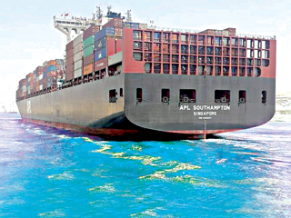 مميش: الانتهاء من حفر القناة الجانبية.. يونيو المقبل