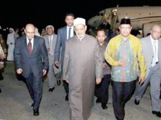 الطيب: مجلس حكماء المسلمين يحمل رسالة سلام للعالم