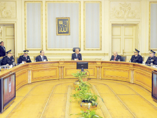 رئيس الوزراء فى اجتماعه مع وزير الداخلية يشدد على ضبط النفس