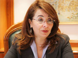 غادة والى تغلق المؤسسات الصحفية بالضبة والمفتاح