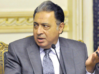 وزير الصحة يستنجد بالبنك المركزى لتوفير حقن الـ «آر إتش»