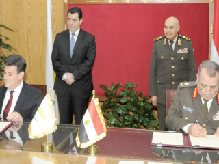 صبحى يوقع مع نظيره القبرصى برنامج التعاون المشترك فى مجال الدفاع