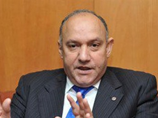 عمر: توفير نسخ من جميع مطبوعات هيئة الاستثمار باللغتين اليابانية والإنجليزية فى المكتبة اليابانية