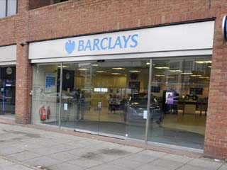 ننشر الأسباب الحقيقية لانسحاب بنك باركليز من مصر