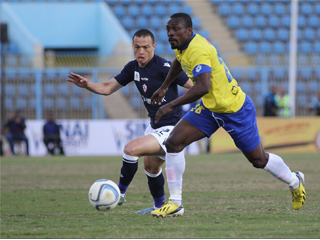 الإسماعيلى يطمع فى تخطى عقبة الحدود.. وزعيم الفلاحين يصطدم بأسوان «العنيد»