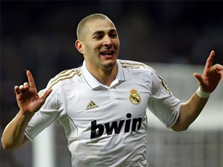 رئيس وزراء فرنسا يطالب باستبعاد بنزيمة