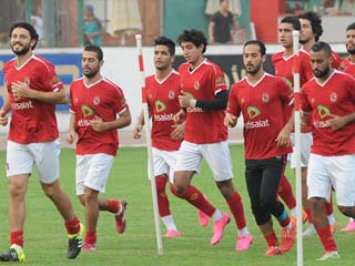 الأهلى يخشى مفاجآت ريكرياتيفو الأنجولى.. والزمالك يطمع فى تكرار الفوز على دوالا الكاميرونى