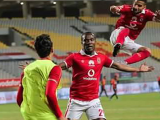 مارتن يول ينفعل على إيفونا واللاعب يعتذر للجماهير عن إهدار الفرص