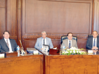 الملا: أولوية تطوير الأنشطة البترولية والتوسع فى خدمات النقل الجوى