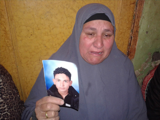 الحزن يخيم على أسر الطلاب المقبوض عليهم بالسودان