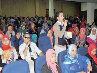 أبناء البحيرة يطالبون بإنشاء مصانع للشباب ضمن فعاليات منتدى الحوار الوطنى