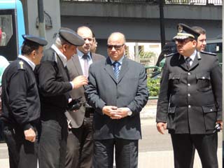 مدير أمن القاهرة يتفقد المحاور المرورية والحملات الأمنية