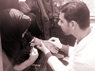 الدمـــــاء الملوثـــة تخترق المستشفيات وتفتك بالمصريين