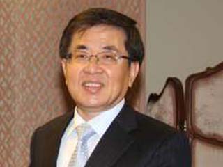 سفير كوريا الجنوبية يرفض دخول مكتب محافظ بنى سويف قبل موعده