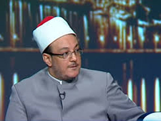 أستاذ بالأزهر يطالب بنزع العمامة الأزهرية عن رأس «ميزو»