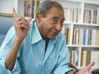 بعد مرور عام على وفاته.. الأبنودى حارس التراث المصرى الدءوب