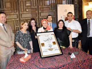 أسرة نور الشريف تفتتح معرضه بـ«بيت السنارى» احتفالا بعيد ميلاده