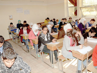 التعليم: 560 ألف طالب بامتحانات الثانوية العامة.. و57 مقراً لتوزيع الأسئلة
