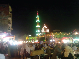 المصريون يحتفلون بمولد رئيسة الديوان.. «أم العواجز»