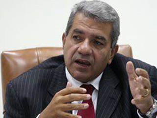 وزير المالية: تنشيط الصناعات المصرية ضرورى لسد العجز
