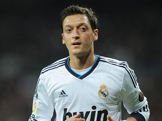 أوزيل يحسم مصيره مع آرسنال