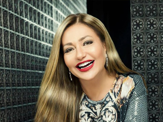 إسعاد يونس تغازل ليلى علوى: «حلوة حقيقى مش فوتوشوب»