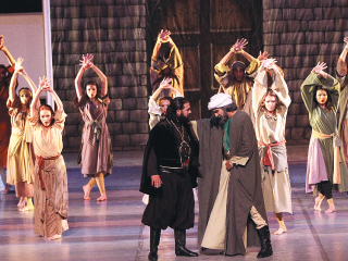 الوالى فى زيارة لأوبرا الإسكندرية ودمنهور