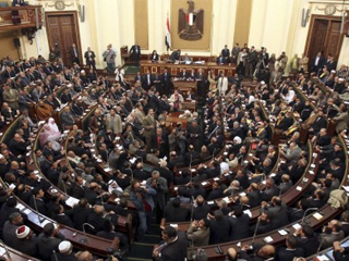 «البرلمان» يتنازل عن إجازته من أجل تشريعات الضرورة