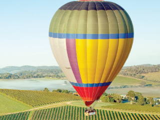 رحلات البالون الطائر تحلق فى سماء الأقصر