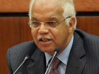 وزير النقل: نعمل 24ساعة للانتهاء من تطوير المزلقانات