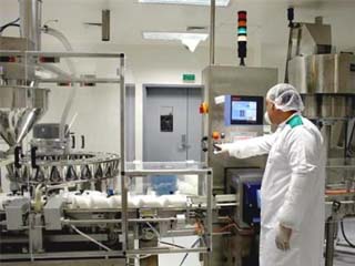 هل تحالفت«الحكومة» و«شركات الأدوية» لذبح الغلابة؟