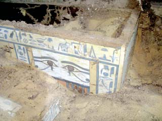 الآثار: اكتشاف مومياء سيدة من الدولة الوسطى غرب أسوان