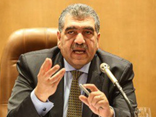 الشرقاوى يجتمع مع رؤساء الشركات القابضة لمناقشة البدائل التمويلية