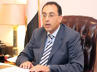 وزيرا الإسكان والصناعة يتابعان خطة توصيل المرافق لطرح الأراضى الصناعية بالمدن الجديدة