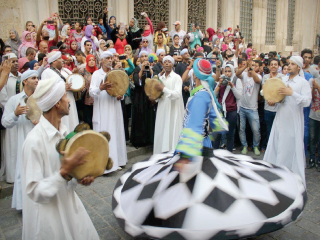 رمضان زمان.. كرنفال البهجة بشارع المعز