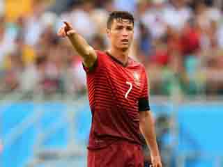 مدرب أيسلندا يكشف خطته لإيقاف كريستيانو رونالدو