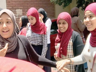 صفحات الغش تواصل حربها على «التعليم» و«الأزهر»