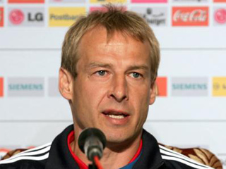 كلينسمان يشيد بأداء المنتخب الأمريكى أمام الإكوادور وينتقد الحكم