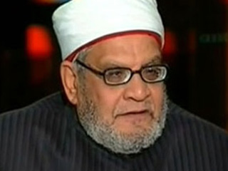 كريمة يوضح أحكام حمل المصاحف أثناء الصلاة