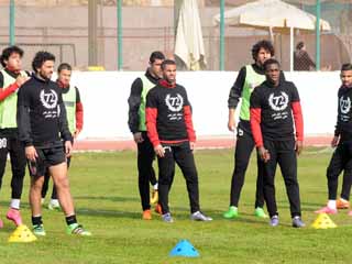 الأهلى يقترب من «ديفندر» كاميرونى ومهاجم جزائرى