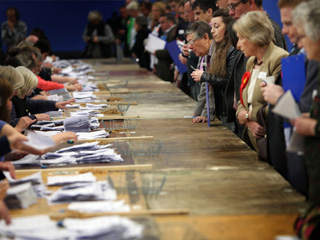 بريطانيا قد تجرى استفتاء ثانياً شرط ضبط الهجرة