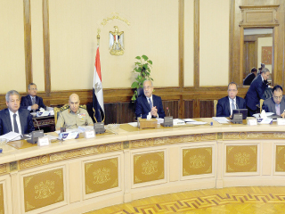 لاضرائب جديدة على المواطنين أو «الفيس بوك».. فقط إعلانات الإنترنت