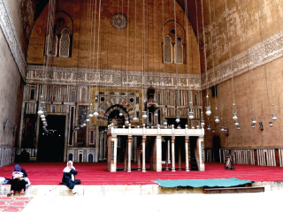 باحث أثرى: «إيوان القبلة» أعجوبة مدرسة السلطان حسن.. وفاق «كسرى» فى ارتفاعه