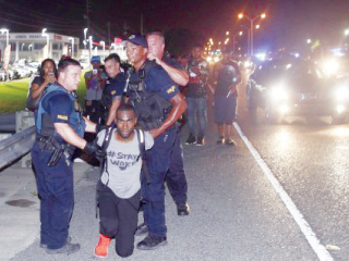 السلطات الأمريكية تعتقل زعيم حركة «الاحتجاج ضد الشرطة» فى لويزيانا