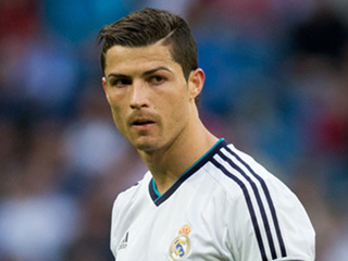 مطاردة كريستيانو رونالدو لميسى تتواصل فى عطلة الصيف