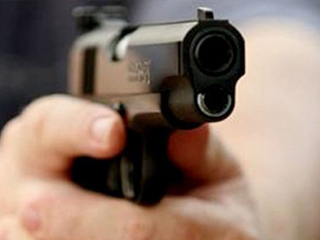 شاب يقتل طفل ويصيب آخر بتحريض من سيدة ثأرًا لنجلها